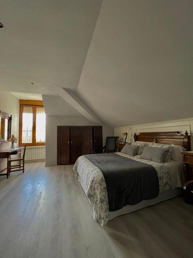 Hotel Rural El Torrejon アレナス・デ・カブラレス エクステリア 写真
